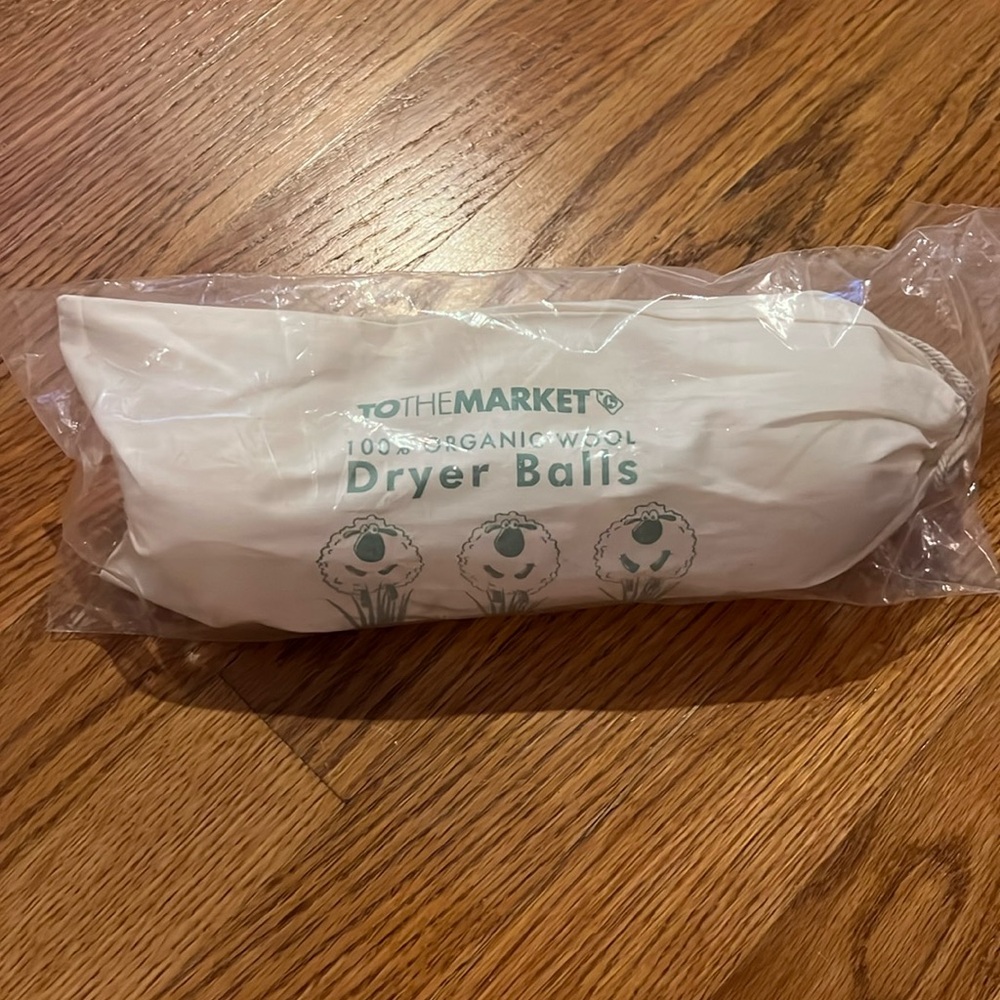 Set of 3 100% organic wool dryer balls. NIB